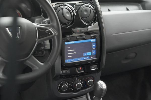 Dacia Duster TCe 120 4x2 Blackshadow | Trekhaak | Camera | Navigatie | Parkeersensoren