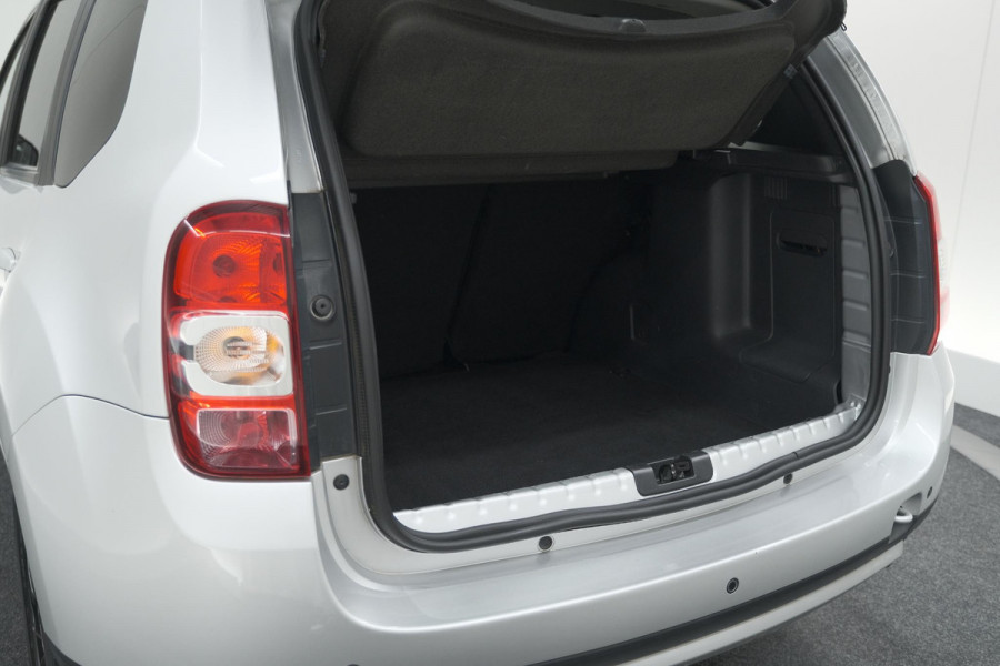 Dacia Duster TCe 120 4x2 Blackshadow | Trekhaak | Camera | Navigatie | Parkeersensoren