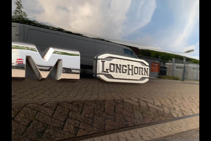 Dodge Ram 1500 Longhorn 5.7 V8 401PK 360cam 4X4 PANO Luchtvering