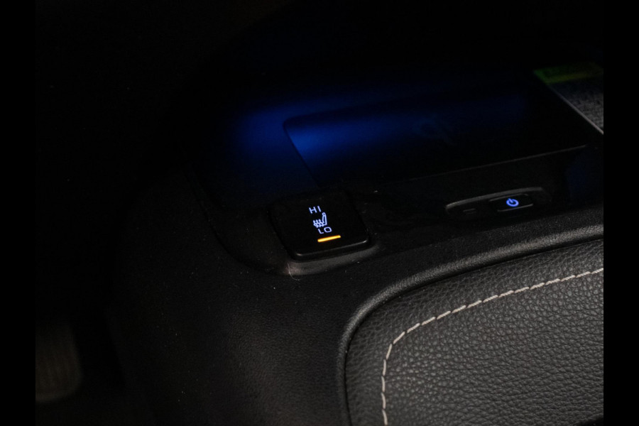 Toyota Corolla Touring Sports 1.8 Hybrid Style Sport (APPLECARPLAY,HEAD-UP,NAVI,LED,XENON,STOELVERWARMING,CAMERA,SPORTSTOELEN,PDC)