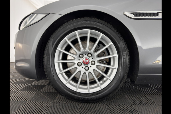 Jaguar XE 2.0 D Prestige Aut. *LUXURY-LEATHER | XENON | NAVI-FULLMAP | CAMERA | HEATED-COMFORTSEATS | ECC | PDC | CRUISE | 17''ALU*