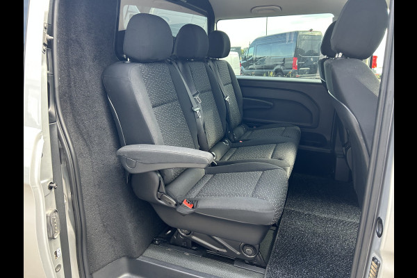Mercedes-Benz Vito 116 CDI Extra lang / Dubbele cabine / LED / Achterdeuren / 9G-TRONIC / 2500KG Trekhaak / Camera / Parkeersensoren / Navigatie /