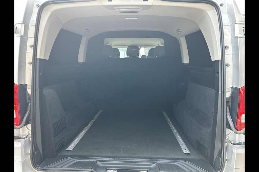 Mercedes-Benz Vito 116 CDI Extra lang / Dubbele cabine / LED / Achterdeuren / 9G-TRONIC / 2500KG Trekhaak / Camera / Parkeersensoren / Navigatie /
