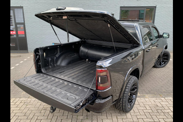 Dodge Ram 1500 Limited Night 5.7 V8 401PK 360cam 4X4 PANO Luchtvering