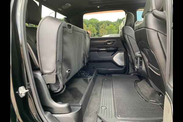 Dodge Ram 1500 Limited Night 5.7 V8 401PK 360cam 4X4 PANO Luchtvering