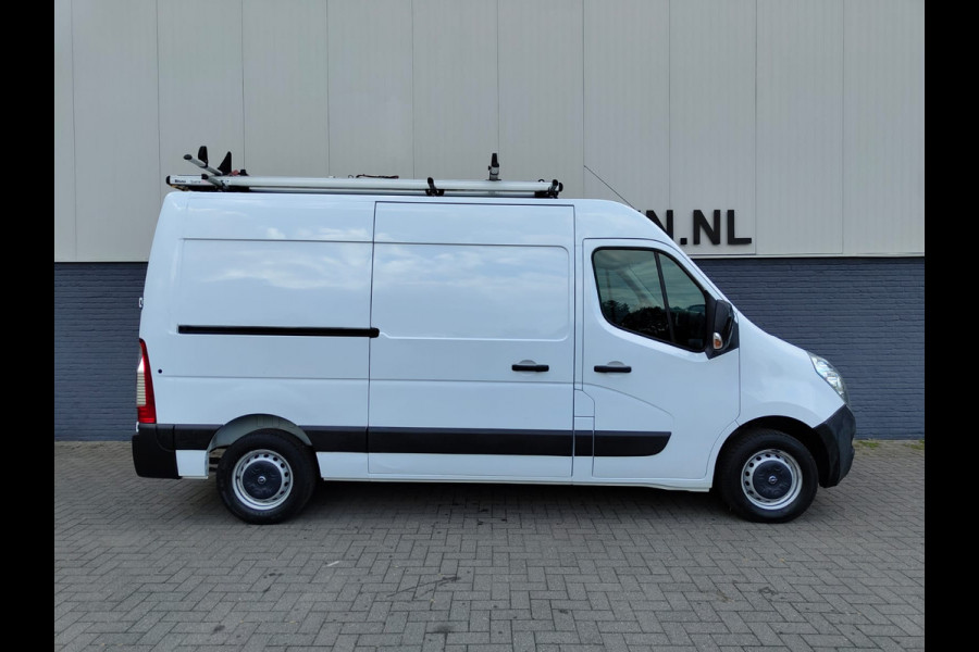 Opel Movano 2.3CDTI BiTurbo 146pk L2H2 3-Pers.Airco Cruise Trekhaak Pdc Schuifdeur ESP Bluetooth Betonplex Vloer Wandbetimmering Allesdragers EURO6 2.500KG Trekgewicht