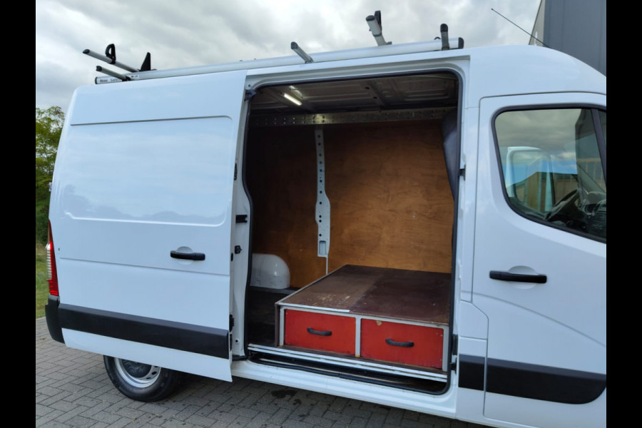 Opel Movano 2.3CDTI BiTurbo 146pk L2H2 3-Pers.Airco Cruise Trekhaak Pdc Schuifdeur ESP Bluetooth Betonplex Vloer Wandbetimmering Allesdragers EURO6 2.500KG Trekgewicht