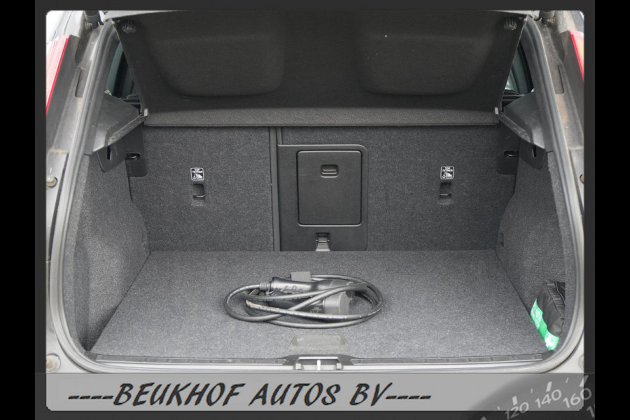 Volvo XC40 Recharge P8 AWD R-Design Lederen stoelen Carplay