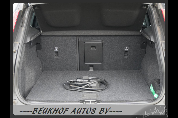 Volvo XC40 Recharge P8 AWD R-Design Lederen stoelen Carplay