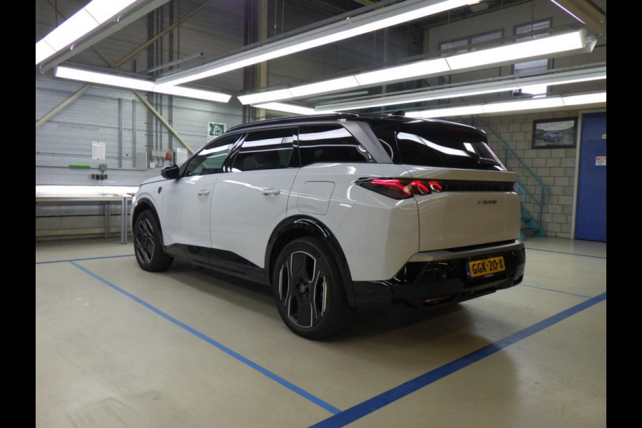 Peugeot E-5008 GT 73 kWh Leder | Panoramadak | Trekhaak