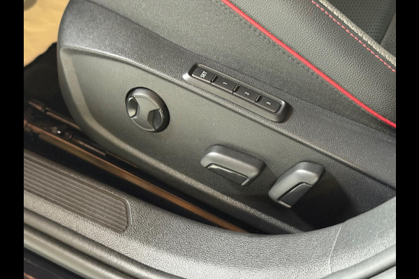 Volkswagen Golf 2.0 TSI GTI | Pano | Trekhaak | Memory | Harman/Kardon | camera | Leer