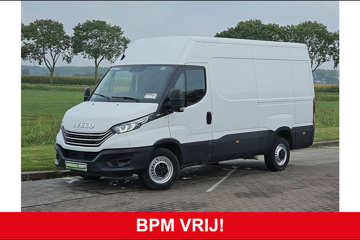 Iveco Daily 35S14 2.3 L2H2 Navi Camera Trekhaak 3500kg Cruise Euro6 Iveco Daily 35S14 2.3 L2H2 Navi Camera Trekhaak 3500kg Cruise Euro6