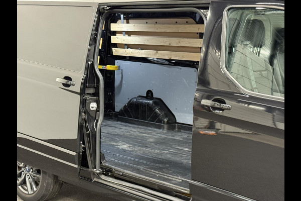 Ford Transit Custom 290 2.0 TDCI L2H1 Sport Airco ACC Bluetooth Navi Trekhaak Stoelverwarming Ford Transit Custom 290 2.0 TDCI L2H1 Sport Airco ACC Bluetooth Navi Trekhaak Stoelverwarming