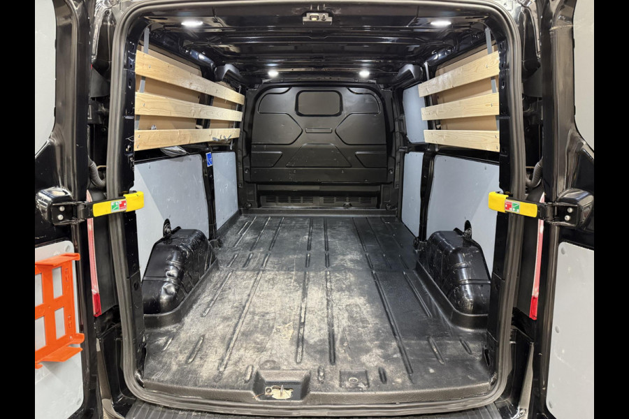 Ford Transit Custom 290 2.0 TDCI L2H1 Sport Airco ACC Bluetooth Navi Trekhaak Stoelverwarming Ford Transit Custom 290 2.0 TDCI L2H1 Sport Airco ACC Bluetooth Navi Trekhaak Stoelverwarming