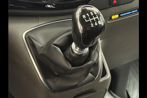 Ford Transit Custom 290 2.0 TDCI L2H1 Sport Airco ACC Bluetooth Navi Trekhaak Stoelverwarming Ford Transit Custom 290 2.0 TDCI L2H1 Sport Airco ACC Bluetooth Navi Trekhaak Stoelverwarming