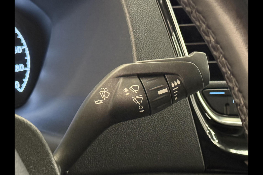 Ford Transit Custom 290 2.0 TDCI L2H1 Sport Airco ACC Bluetooth Navi Trekhaak Stoelverwarming Ford Transit Custom 290 2.0 TDCI L2H1 Sport Airco ACC Bluetooth Navi Trekhaak Stoelverwarming