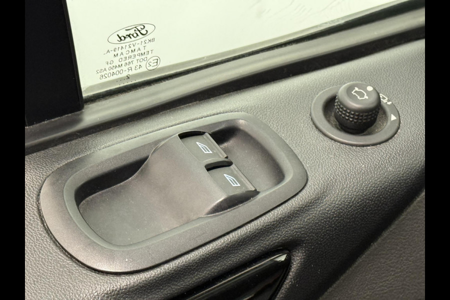 Ford Transit Custom 290 2.0 TDCI L2H1 Sport Airco ACC Bluetooth Navi Trekhaak Stoelverwarming Ford Transit Custom 290 2.0 TDCI L2H1 Sport Airco ACC Bluetooth Navi Trekhaak Stoelverwarming