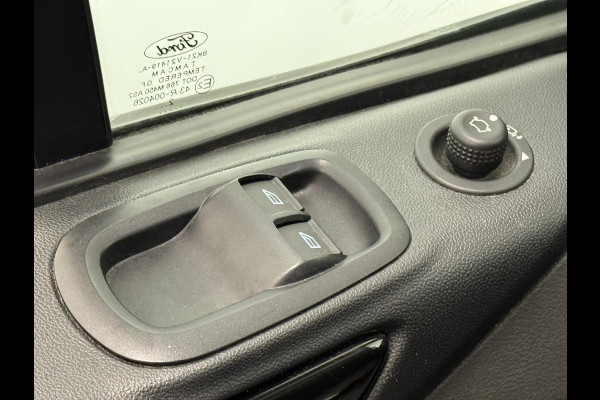 Ford Transit Custom 290 2.0 TDCI L2H1 Sport Airco ACC Bluetooth Navi Trekhaak Stoelverwarming Ford Transit Custom 290 2.0 TDCI L2H1 Sport Airco ACC Bluetooth Navi Trekhaak Stoelverwarming