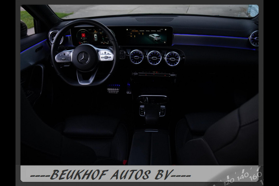 Mercedes-Benz A-Klasse 220 4MATIC Premium Pano Leer Nav Cam