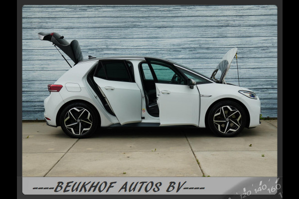 Volkswagen ID.3 First Plus 58 kWh Soh 93% Carplay Trekhaak Volkswagen ID.3 First Plus 58 kWh Soh 93% Carplay Trekhaak