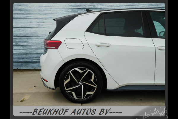 Volkswagen ID.3 First Plus 58 kWh Soh 93% Carplay Trekhaak Volkswagen ID.3 First Plus 58 kWh Soh 93% Carplay Trekhaak