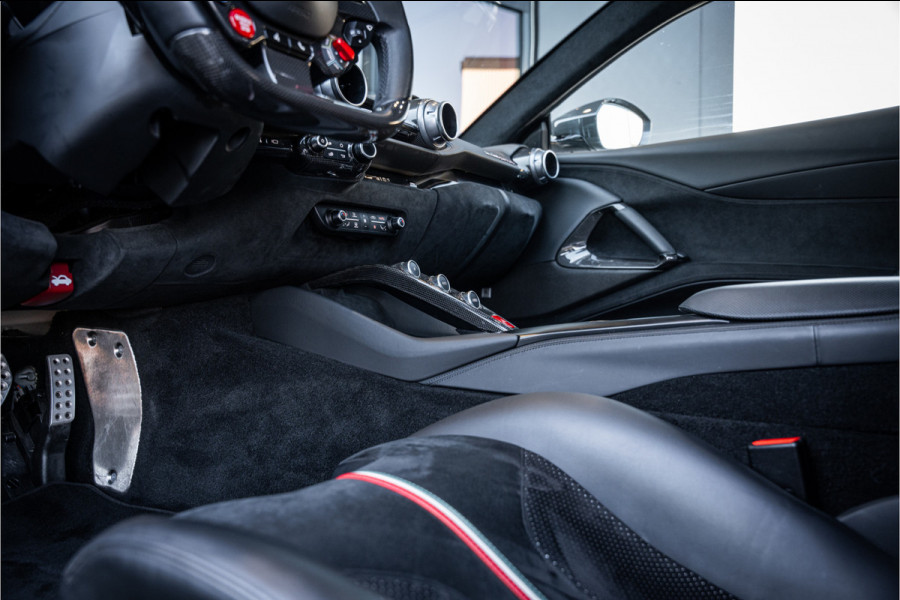 Ferrari 812 6.5 V12 Superfast HELE - Novitec | Grigio Scuro | Carbon Seats & Interior | Lift | Passenger Display