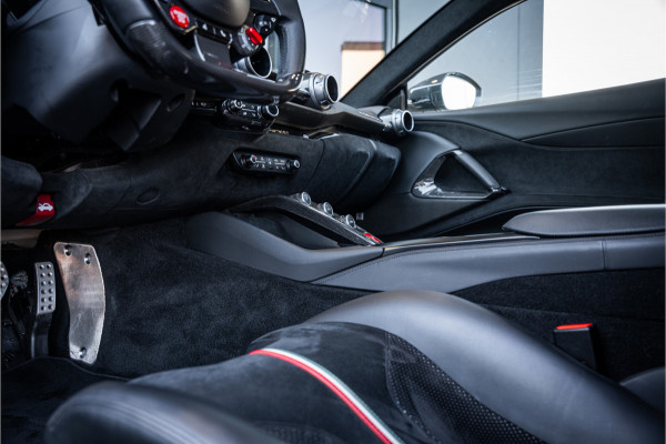 Ferrari 812 6.5 V12 Superfast HELE - Novitec | Grigio Scuro | Carbon Seats & Interior | Lift | Passenger Display