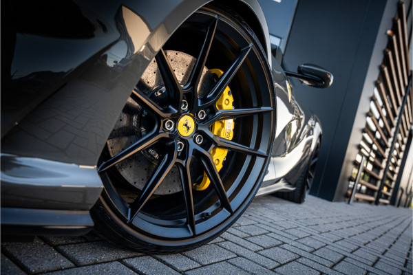 Ferrari 812 6.5 V12 Superfast HELE - Novitec | Grigio Scuro | Carbon Seats & Interior | Lift | Passenger Display