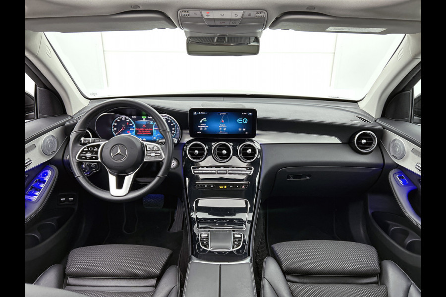 Mercedes-Benz GLC 300e 4MATIC Premium Plus Panorama dak | Lichtmetalen velgen | Navigatie | Parking support | Elect. bed. voorstoelen met memory | Burmeister radio | Inclusief 24 maanden MB Certified garantie voor Europa.