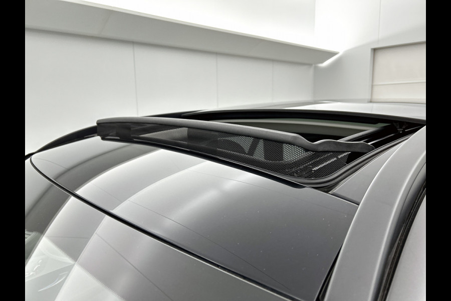 Mercedes-Benz GLC 300e 4MATIC Premium Plus Panorama dak | Lichtmetalen velgen | Navigatie | Parking support | Elect. bed. voorstoelen met memory | Burmeister radio | Inclusief 24 maanden MB Certified garantie voor Europa.