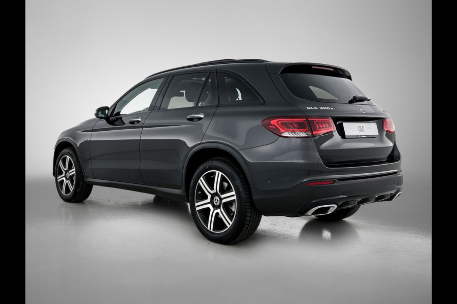Mercedes-Benz GLC 300e 4MATIC Premium Plus Panorama dak | Lichtmetalen velgen | Navigatie | Parking support | Elect. bed. voorstoelen met memory | Burmeister radio | Inclusief 24 maanden MB Certified garantie voor Europa.