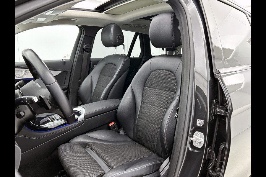 Mercedes-Benz GLC 300e 4MATIC Premium Plus Panorama dak | Lichtmetalen velgen | Navigatie | Parking support | Elect. bed. voorstoelen met memory | Burmeister radio | Inclusief 24 maanden MB Certified garantie voor Europa.