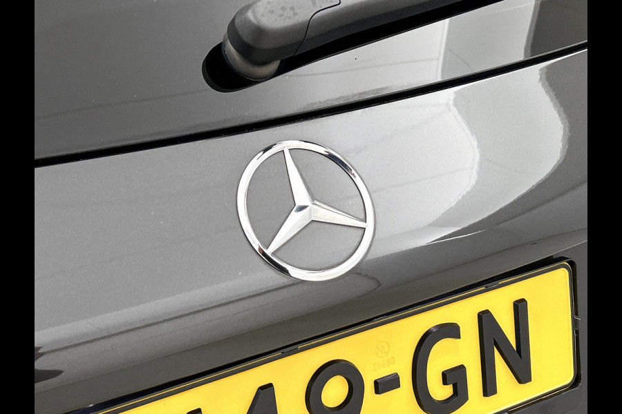 Mercedes-Benz GLC 300e 4MATIC Premium Plus Panorama dak | Lichtmetalen velgen | Navigatie | Parking support | Elect. bed. voorstoelen met memory | Burmeister radio | Inclusief 24 maanden MB Certified garantie voor Europa.