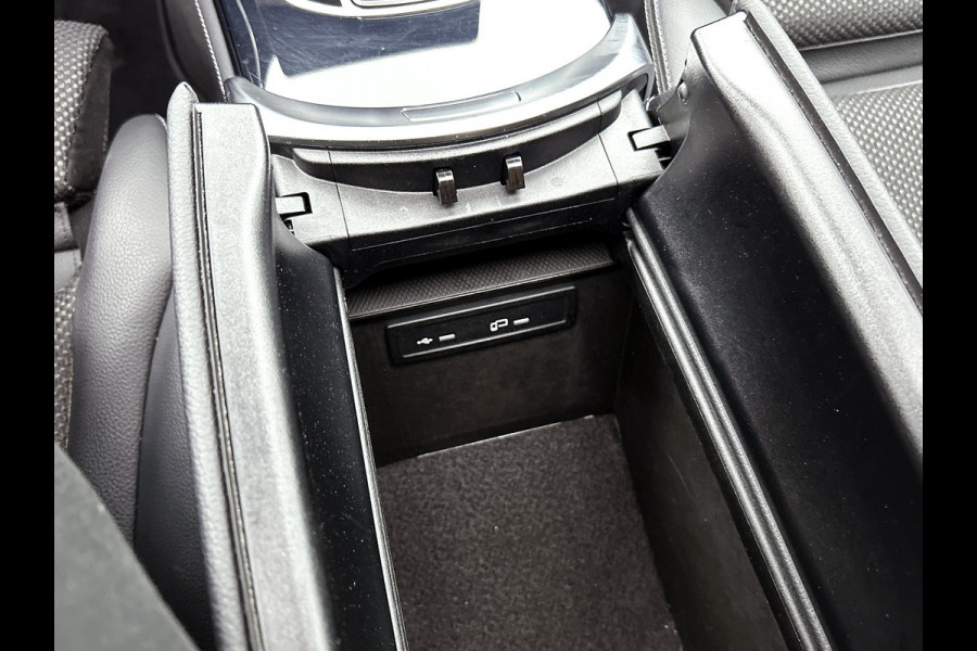 Mercedes-Benz GLC 300e 4MATIC Premium Plus Panorama dak | Lichtmetalen velgen | Navigatie | Parking support | Elect. bed. voorstoelen met memory | Burmeister radio | Inclusief 24 maanden MB Certified garantie voor Europa.