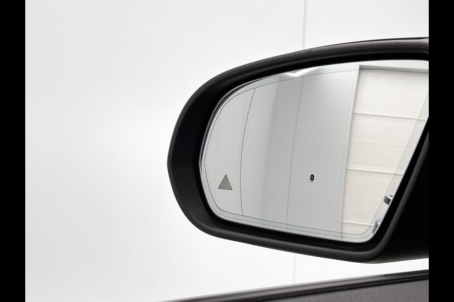 Mercedes-Benz GLC 300e 4MATIC Premium Plus Panorama dak | Lichtmetalen velgen | Navigatie | Parking support | Elect. bed. voorstoelen met memory | Burmeister radio | Inclusief 24 maanden MB Certified garantie voor Europa.
