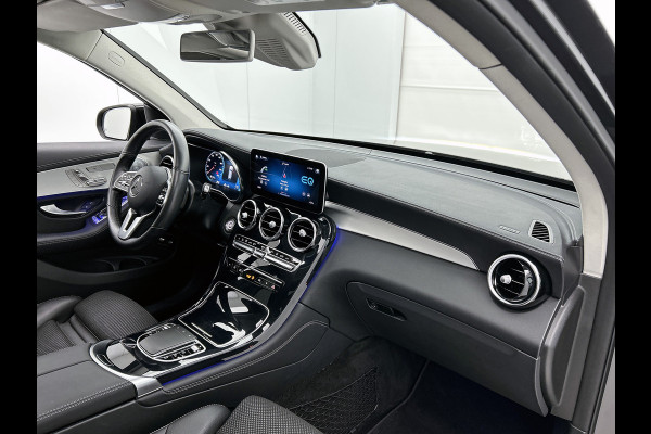 Mercedes-Benz GLC 300e 4MATIC Premium Plus Panorama dak | Lichtmetalen velgen | Navigatie | Parking support | Elect. bed. voorstoelen met memory | Burmeister radio | Inclusief 24 maanden MB Certified garantie voor Europa.