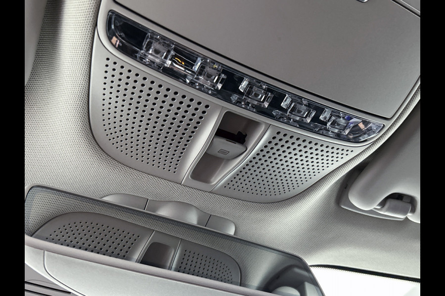 Mercedes-Benz GLC 300e 4MATIC Premium Plus Panorama dak | Lichtmetalen velgen | Navigatie | Parking support | Elect. bed. voorstoelen met memory | Burmeister radio | Inclusief 24 maanden MB Certified garantie voor Europa.