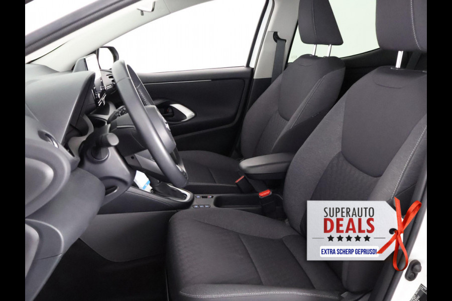 Toyota Yaris 1.5 HYBRID AUTOMAAT BLACK & WHITE GARANTIE 8-2033 NAVIGATIE.CLIMA.CRUISE