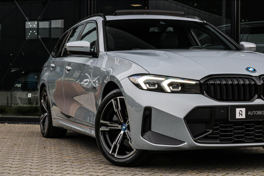 BMW 3 Serie Touring 320e - M-SPORT - PANO - CAMERA - BROOKLYN GREY BMW 3 Serie Touring 320e - M-SPORT - PANO - CAMERA - BROOKLYN GREY