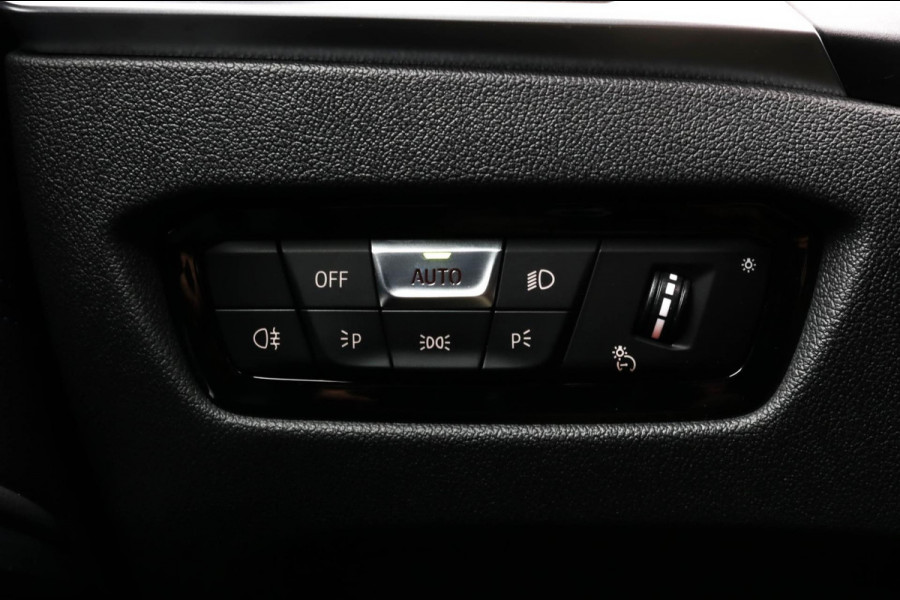 BMW 3 Serie Touring 320e - M-SPORT - PANO - CAMERA - BROOKLYN GREY BMW 3 Serie Touring 320e - M-SPORT - PANO - CAMERA - BROOKLYN GREY