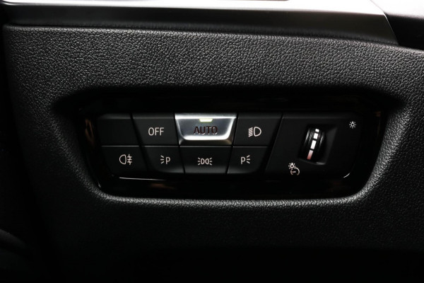 BMW 3 Serie Touring 320e - M-SPORT - PANO - CAMERA - BROOKLYN GREY BMW 3 Serie Touring 320e - M-SPORT - PANO - CAMERA - BROOKLYN GREY