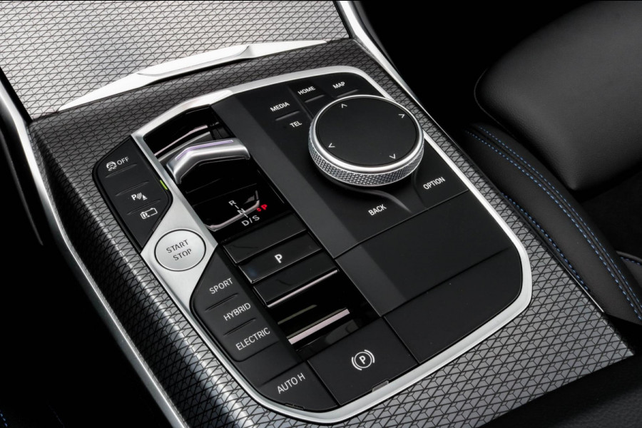 BMW 3 Serie Touring 320e - M-SPORT - PANO - CAMERA - BROOKLYN GREY BMW 3 Serie Touring 320e - M-SPORT - PANO - CAMERA - BROOKLYN GREY