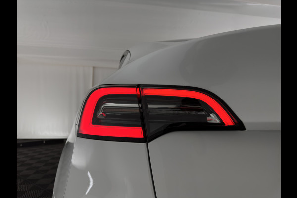 Tesla Model Y RWD 58 kWh [ 3-Fase ] {SOH-93%} (INCL-BTW) Aut. *PANO | AUTO-PILOT | LUXURY-LEATHER | TOP-VIEW | NAVI-FULLMAP | MATRIX-LED | DIGI-COCKPIT | KEYLESS | CAMERA | DAB+ | HEATED-COMFORTSEATS | PRIVACY-GLASS*