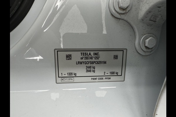 Tesla Model Y RWD 58 kWh [ 3-Fase ] {SOH-93%} (INCL-BTW) Aut. *PANO | AUTO-PILOT | LUXURY-LEATHER | TOP-VIEW | NAVI-FULLMAP | MATRIX-LED | DIGI-COCKPIT | KEYLESS | CAMERA | DAB+ | HEATED-COMFORTSEATS | PRIVACY-GLASS*