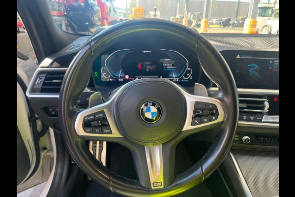 BMW 3-serie 320e M-Sport | Panorama | Leder | Camera |
