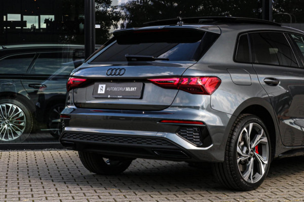 Audi A3 Sportback 45 TFSI e RS STOELEN - PANO - B&O - SFEER - CAMERA Audi A3 Sportback 45 TFSI e RS STOELEN - PANO - B&O - SFEER - CAMERA