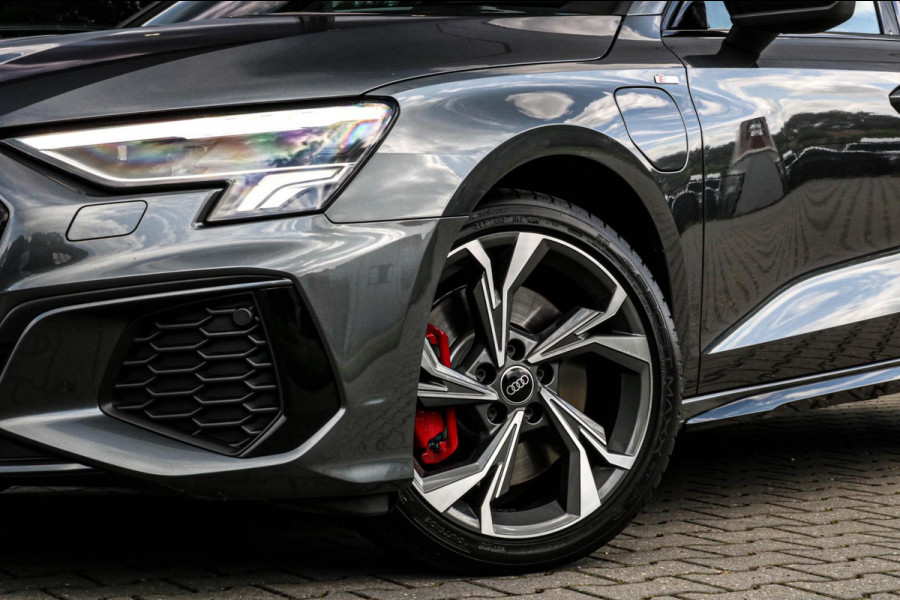 Audi A3 Sportback 45 TFSI e RS STOELEN - PANO - B&O - SFEER - CAMERA Audi A3 Sportback 45 TFSI e RS STOELEN - PANO - B&O - SFEER - CAMERA