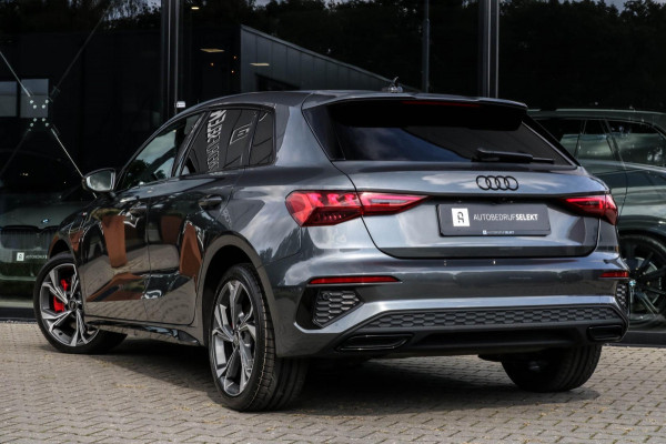 Audi A3 Sportback 45 TFSI e RS STOELEN - PANO - B&O - SFEER - CAMERA Audi A3 Sportback 45 TFSI e RS STOELEN - PANO - B&O - SFEER - CAMERA