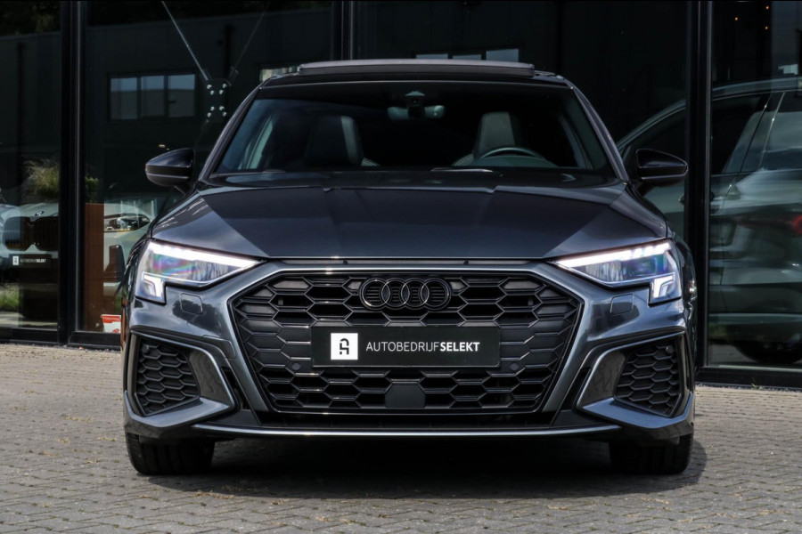 Audi A3 Sportback 45 TFSI e RS STOELEN - PANO - B&O - SFEER - CAMERA Audi A3 Sportback 45 TFSI e RS STOELEN - PANO - B&O - SFEER - CAMERA