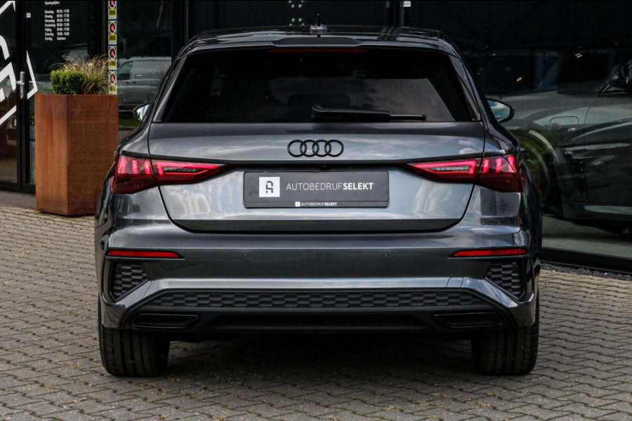 Audi A3 Sportback 45 TFSI e RS STOELEN - PANO - B&O - SFEER - CAMERA Audi A3 Sportback 45 TFSI e RS STOELEN - PANO - B&O - SFEER - CAMERA